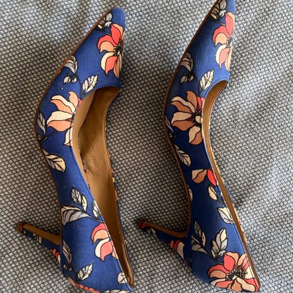 Ann Taylor Blue Floral Canvas Pointed Toe Kitten Heel Pumps 7M